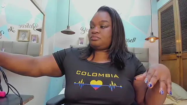 Snapshot of lilybaudyn_ chatting on 09.10.25 lilybaudyn online show from 09.10.25