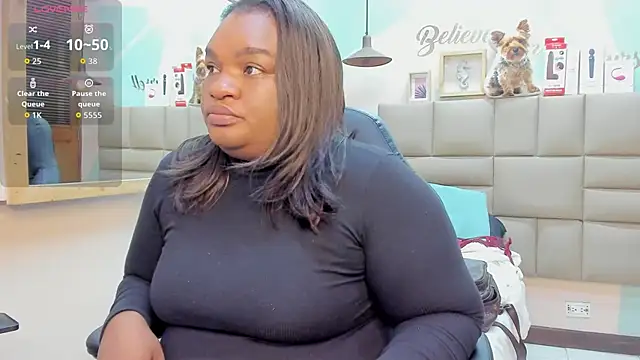 Snapshot of lilybaudyn_ chatting on 09.18.25 lilybaudyn online show from 09.18.25