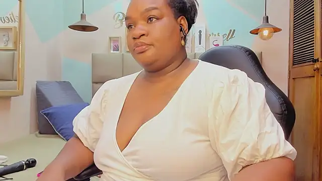 Snapshot of lilybaudyn_ chatting on 09.20.25 lilybaudyn online show from 09.20.25