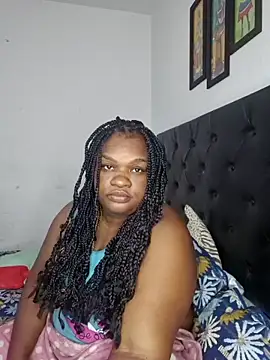 Snapshot of lilybaudyn_ chatting on 10.01.25 lilybaudyn online show from 10.01.25