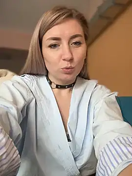 Snapshot of Crazy-Rosa chatting on 12.31.24 Crazy-Rosa online show from 12.31.24