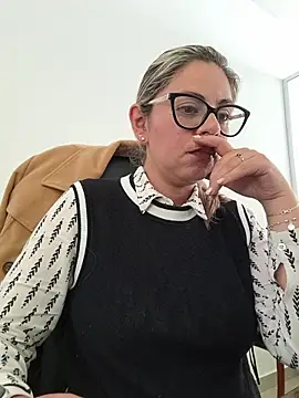 Cata Office-12 online show from 11.18.25