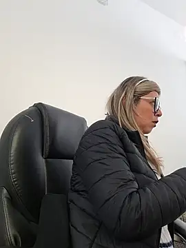 Cata Office-12 online show from 11.22.25