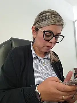 Cata Office-12 online show from 11.28.25