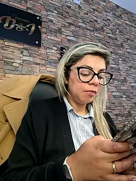 Cata Office-12 online show from 12.15.25