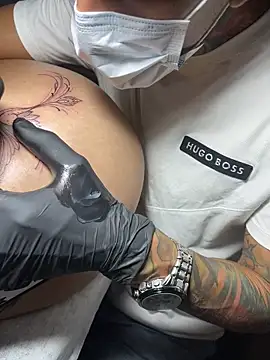 Snapshot of LinayAndValenMVP chatting on 02.19.25 LinayAndValenMVP online show from 02.19.25