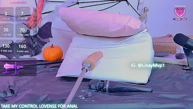 Snapshot of LinayAndValenMVP chatting on 10.11.25 LinayAndValenMVP online show from 10.11.25