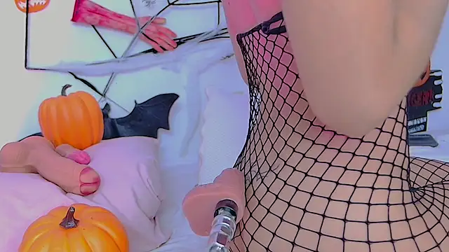 Snapshot of LinayAndValenMVP chatting on 10.15.25 LinayAndValenMVP online show from 10.15.25