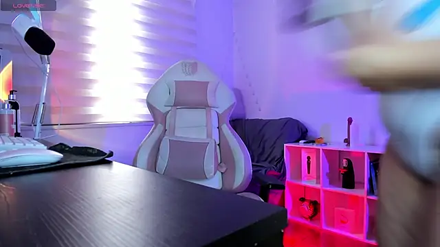 Snapshot of Gaby_Miller22 chatting on 09.09.25 Gaby Miller22 online show from 09.09.25