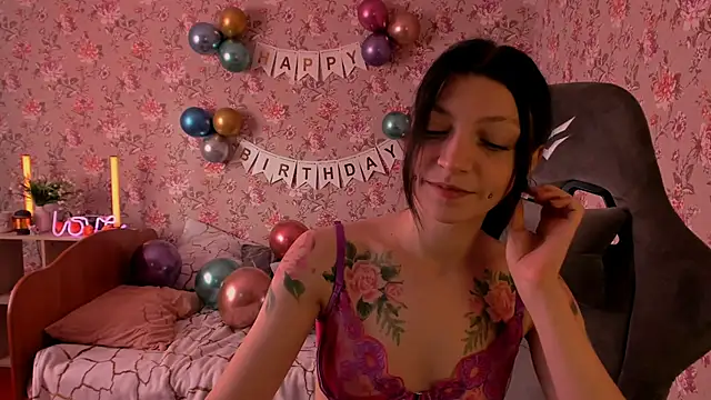 Lolly Haze online show from 11.23.25