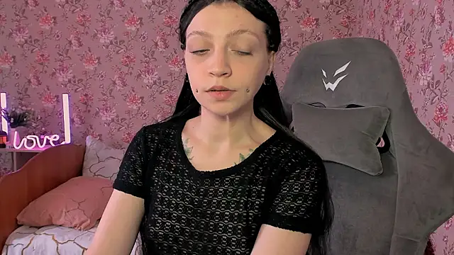 Snapshot of Lolly_Haze chatting on 03.08.26 Lolly Haze online show from 03.08.26