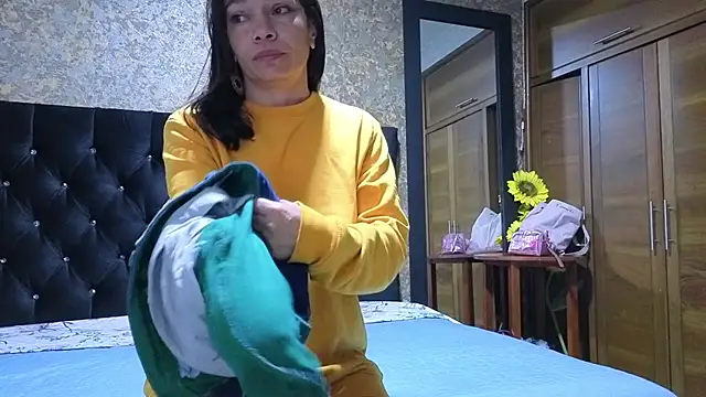 Snapshot of emma_xuee chatting on 10.13.25 emma xuee online show from 10.13.25