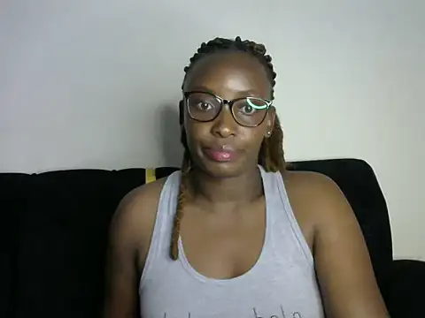 Snapshot of Sexy_dotii chatting on 05.25.26 Sexy dotii online show from 05.25.26