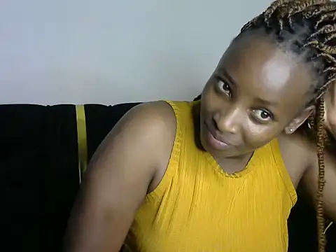 Snapshot of Sexy_dotii chatting on 05.26.26 Sexy dotii online show from 05.26.26