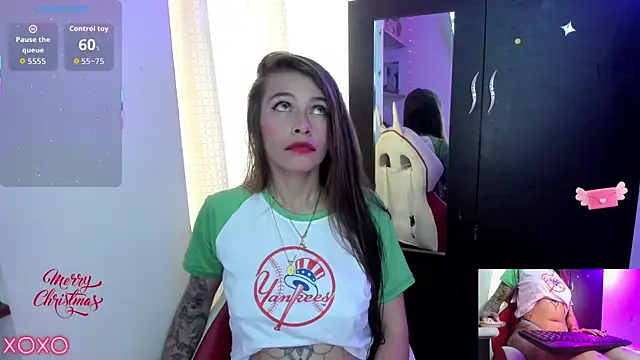 Snapshot of sweetlittlelisa chatting on 12.17.25 sweetlittlelisa online show from 12.17.25