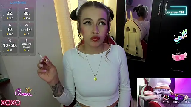 Snapshot of sweetlittlelisa chatting on 02.10.26 sweetlittlelisa online show from 02.10.26