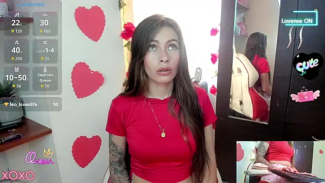 Snapshot of sweetlittlelisa chatting on 03.08.26 sweetlittlelisa online show from 03.08.26