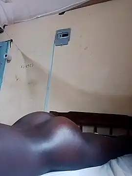 Snapshot of Nasty_queen20 chatting on 12.31.24 Nasty queen20 online show from 12.31.24