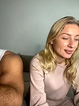 Snapshot of belle98 chatting on 12.02.25 belle98 online show from 12.02.25