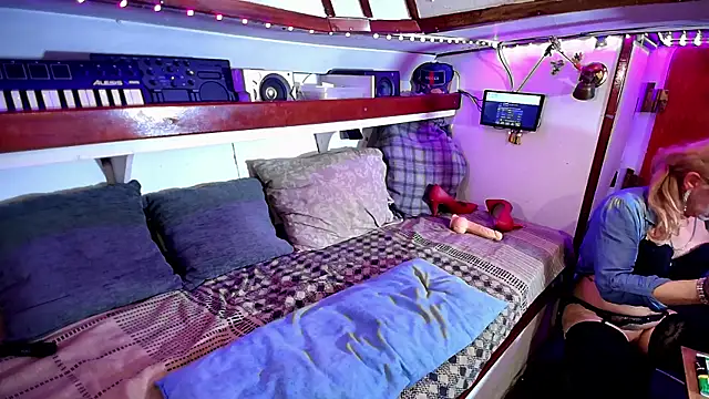 Honeykiss23 online show from 01.16.25