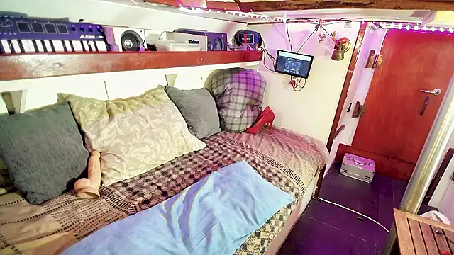 Snapshot of Honeykiss23 chatting on 03.26.26 Honeykiss23 online show from 03.26.26