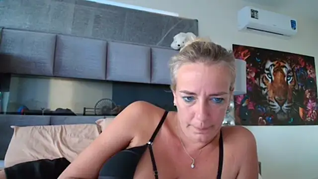 Snapshot of Wendysexyx chatting on 06.09.26 Wendysexyx online show from 06.09.26
