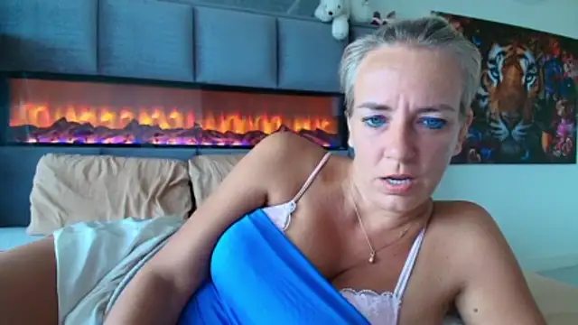 Snapshot of Wendysexyx chatting on 06.15.26 Wendysexyx online show from 06.15.26