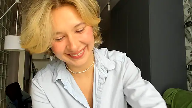 Snapshot of Lilith_lutherlow chatting on 12.21.25 Lilith lutherlow online show from 12.21.25