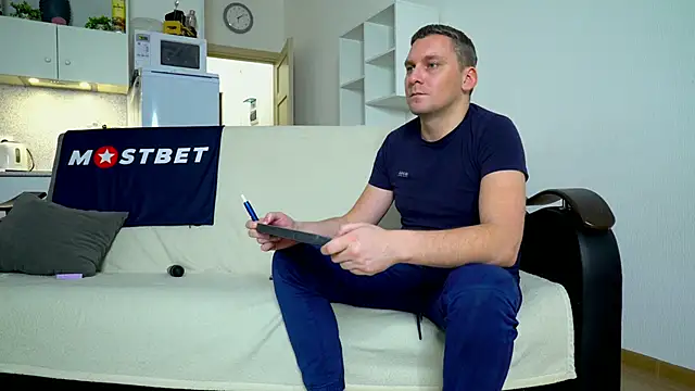 Snapshot of littlesweettifany chatting on 12.18.24 littlesweettifany online show from 12.18.24