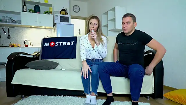 Snapshot of littlesweettifany chatting on 12.22.24 littlesweettifany online show from 12.22.24