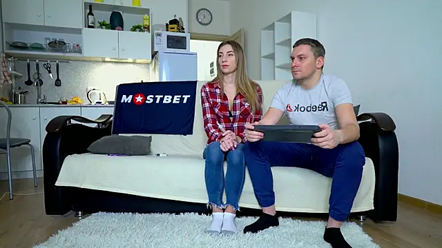 Snapshot of littlesweettifany chatting on 12.25.24 littlesweettifany online show from 12.25.24