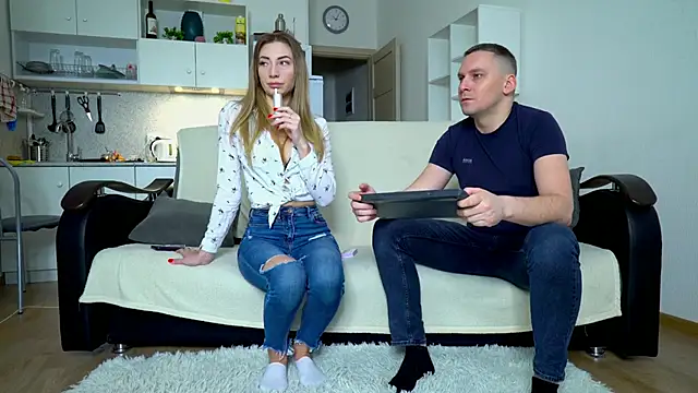 Snapshot of littlesweettifany chatting on 01.21.25 littlesweettifany online show from 01.21.25