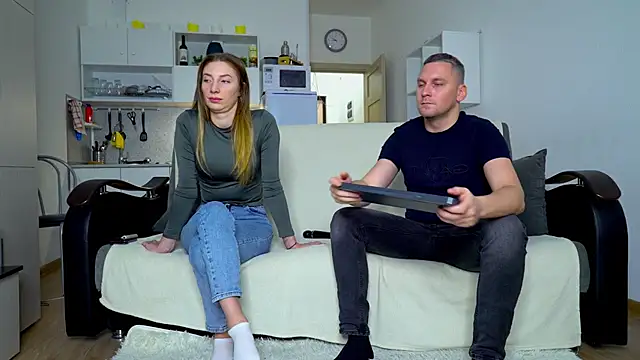 Snapshot of littlesweettifany chatting on 11.13.25 littlesweettifany online show from 11.13.25