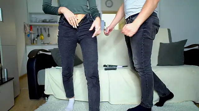 Snapshot of littlesweettifany chatting on 11.27.25 littlesweettifany online show from 11.27.25