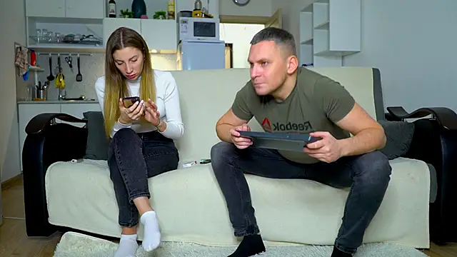 Snapshot of littlesweettifany chatting on 11.28.25 littlesweettifany online show from 11.28.25