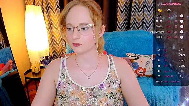 Snapshot of Aemilia_ chatting on 11.27.25 Aemilia online show from 11.27.25