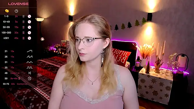 Snapshot of Aemilia_ chatting on 12.14.25 Aemilia online show from 12.14.25