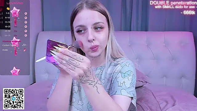 Snapshot of Alice_Halle chatting on 11.09.25 Alice Halle online show from 11.09.25