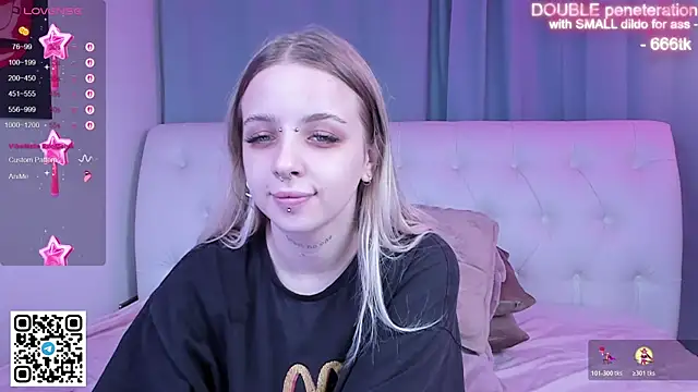 Snapshot of Alice_Halle chatting on 11.11.25 Alice Halle online show from 11.11.25