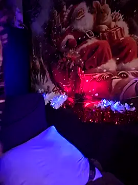 Snapshot of SpicyVicky chatting on 11.19.25 SpicyVicky online show from 11.19.25