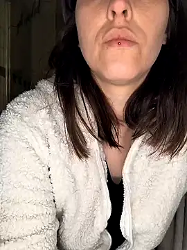 Linalicious online show from 03.18.25