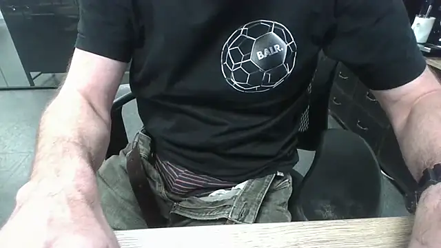 Snapshot of Michealtje85 chatting on 12.01.25 Michealtje85 online show from 12.01.25