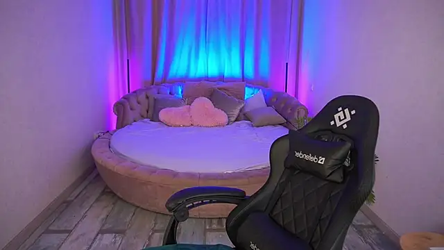 CozyMell online show from 11.27.25