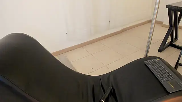 Snapshot of Barbara_honey chatting on 11.12.25 Barbara honey online show from 11.12.25