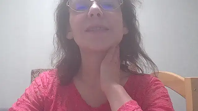 Snapshot of HollyJewel chatting on 12.19.24 HollyJewel online show from 12.19.24