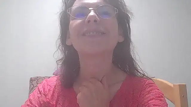 Snapshot of HollyJewel chatting on 12.19.24 HollyJewel online show from 12.19.24