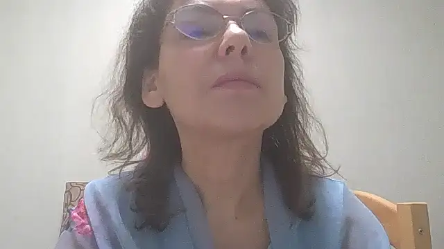 Snapshot of HollyJewel chatting on 12.23.24 HollyJewel online show from 12.23.24