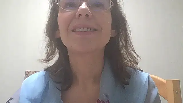 Snapshot of HollyJewel chatting on 12.23.24 HollyJewel online show from 12.23.24