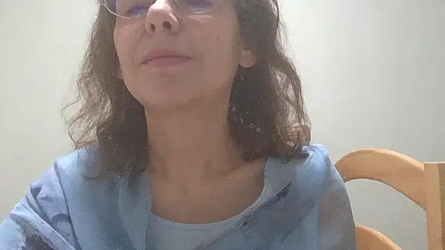 Snapshot of HollyJewel chatting on 12.26.24 HollyJewel online show from 12.26.24