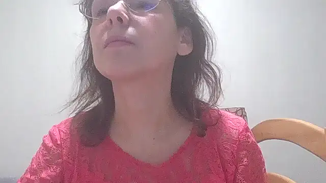 Snapshot of HollyJewel chatting on 12.30.24 HollyJewel online show from 12.30.24